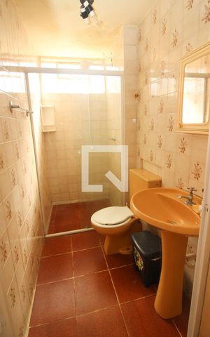 Apartamento à venda com 55m², 2 quartos e sem vaga Apartamento à venda com 55m², 2 quartos e sem vagaBanheiro