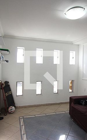 Casa à venda com 231m², 4 quartos e 4 vagasSala 