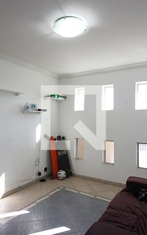 Casa à venda com 231m², 4 quartos e 4 vagasSala 