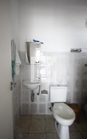 Casa à venda com 161m², 3 quartos e 2 vagasBanheiro de Serviço