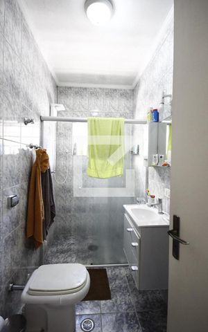 Casa à venda com 161m², 3 quartos e 2 vagasBanheiro