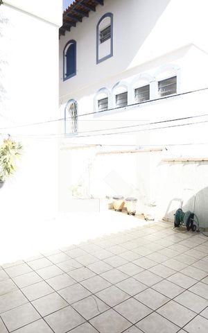 Casa à venda com 161m², 3 quartos e 2 vagasQuintal