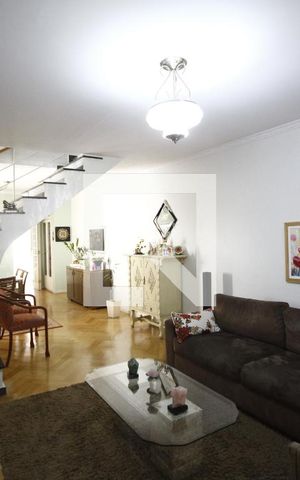 Casa à venda com 161m², 3 quartos e 2 vagasSala