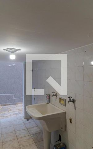 Casa à venda com 300m², 4 quartos e 4 vagas Casa à venda com 300m², 4 quartos e 4 vagasÁrea de Serviço 02