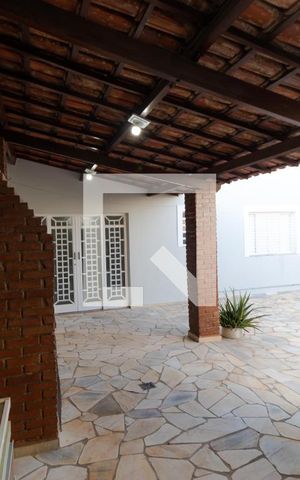 Casa à venda com 300m², 4 quartos e 4 vagas Casa à venda com 300m², 4 quartos e 4 vagasChurrasqueira