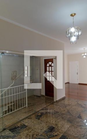 Casa à venda com 300m², 4 quartos e 4 vagas Casa à venda com 300m², 4 quartos e 4 vagasSala de Jantar