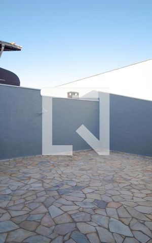 Casa à venda com 300m², 4 quartos e 4 vagas Casa à venda com 300m², 4 quartos e 4 vagasQuintal