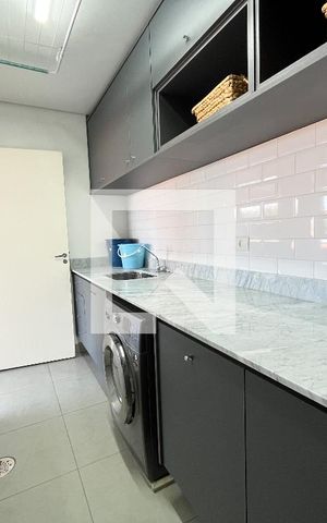 Casa à venda com 310m², 5 quartos e 4 vagasÁrea de Serviço