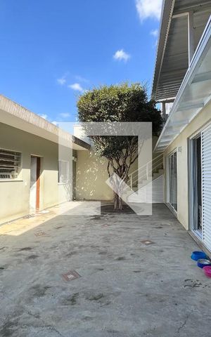 Casa à venda com 310m², 5 quartos e 4 vagasÁrea externa