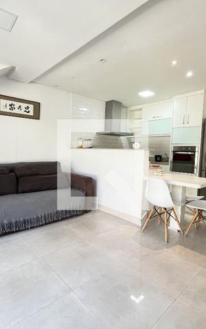 Casa à venda com 310m², 5 quartos e 4 vagasSala 2