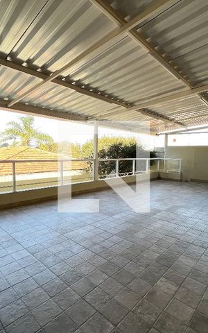 Casa à venda com 310m², 5 quartos e 4 vagasChurrasqueira