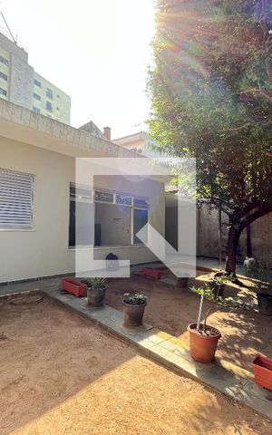 Casa à venda com 310m², 5 quartos e 4 vagasÁrea externa