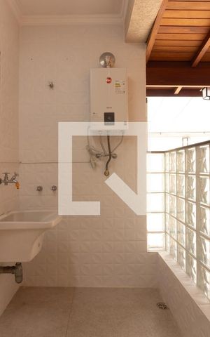 Casa para alugar com 180m², 3 quartos e 3 vagas Casa para alugar com 180m², 3 quartos e 3 vagasÁrea de Serviço