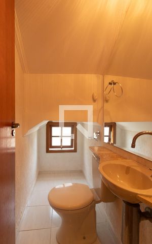 Casa para alugar com 180m², 3 quartos e 3 vagas Casa para alugar com 180m², 3 quartos e 3 vagasLavabo