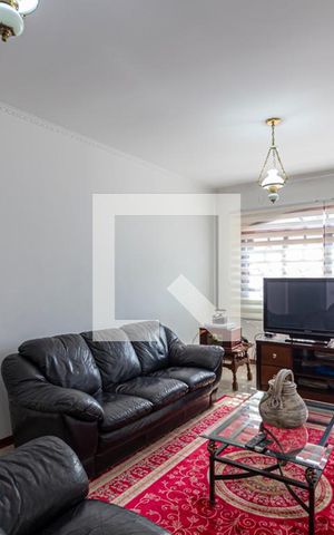 Casa à venda com 275m², 3 quartos e 5 vagas Casa à venda com 275m², 3 quartos e 5 vagasSala