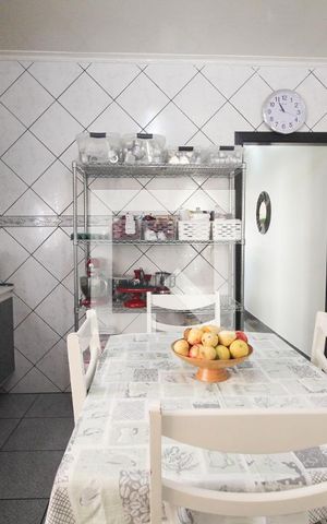 Casa à venda com 207m², 3 quartos e 2 vagasCozinha