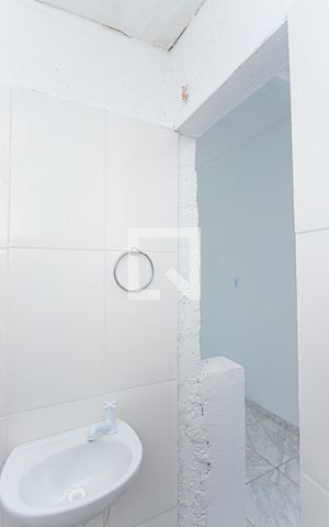 Casa para alugar com 50m², 2 quartos e sem vaga Casa para alugar com 50m², 2 quartos e sem vagaBanheiro
