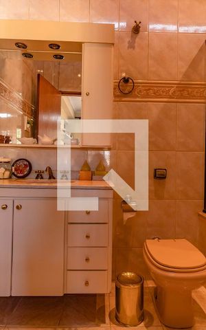 Casa à venda com 100m², 3 quartos e 2 vagasBanheiro