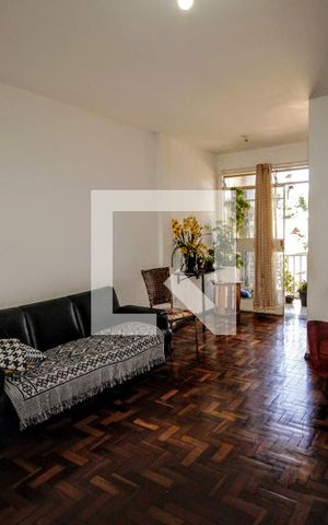 Apartamento à venda com 109m², 2 quartos e sem vagaSala