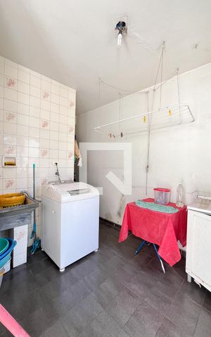 Casa à venda com 300m², 5 quartos e 4 vagasÁrea de Serviço