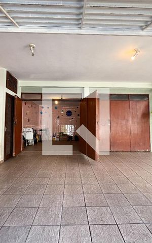 Casa à venda com 300m², 5 quartos e 4 vagasGaragem