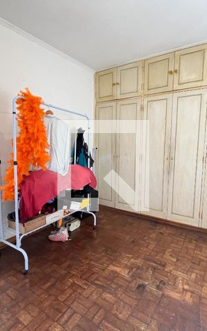 Casa à venda com 300m², 5 quartos e 4 vagasQuarto 3