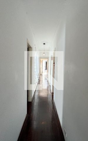 Casa à venda com 300m², 5 quartos e 4 vagasCorredor
