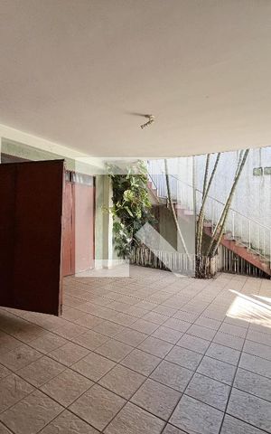 Casa à venda com 300m², 5 quartos e 4 vagasGaragem