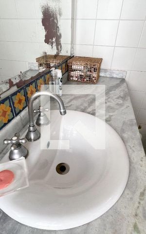 Casa à venda com 300m², 5 quartos e 4 vagasBanheiro Corredor