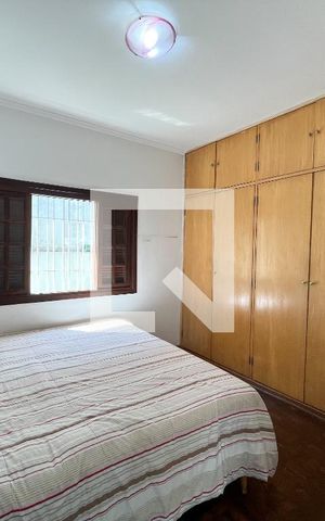 Casa à venda com 300m², 5 quartos e 4 vagasSuite