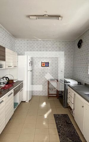 Casa à venda com 300m², 5 quartos e 4 vagasCozinha