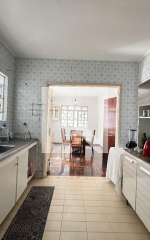 Casa à venda com 300m², 5 quartos e 4 vagasCozinha