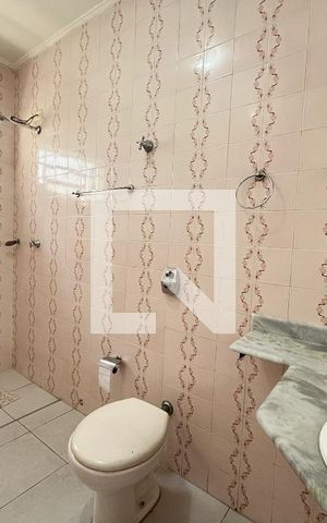 Casa à venda com 300m², 5 quartos e 4 vagasBanheiro da Suíte