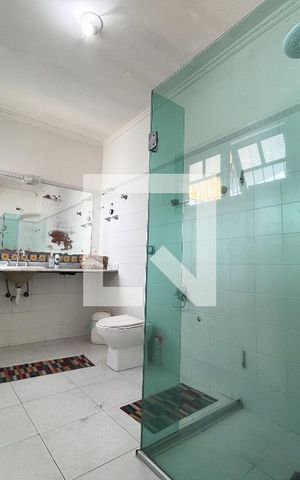 Casa à venda com 300m², 5 quartos e 4 vagasBanheiro Corredor