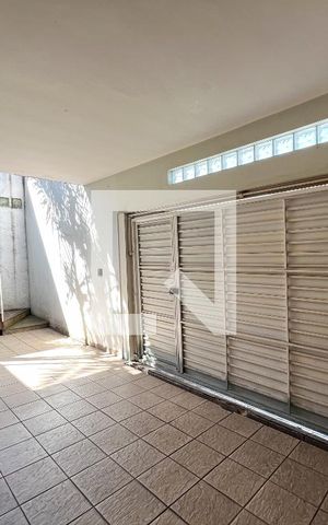 Casa à venda com 300m², 5 quartos e 4 vagasGaragem
