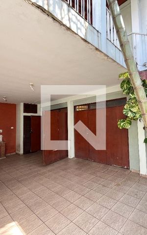 Casa à venda com 300m², 5 quartos e 4 vagasGaragem