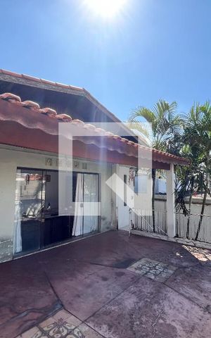 Casa à venda com 300m², 5 quartos e 4 vagasVaranda da Sala