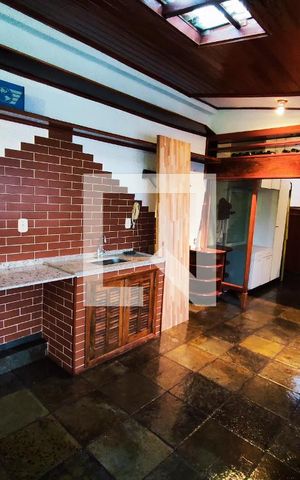 Casa de condomínio à venda com 300m², 4 quartos e 3 vagas Casa de condomínio à venda com 300m², 4 quartos e 3 vagasTerraço - Pia
