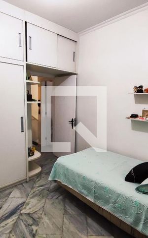 Casa de condomínio à venda com 300m², 4 quartos e 3 vagas Casa de condomínio à venda com 300m², 4 quartos e 3 vagasQuarto 4