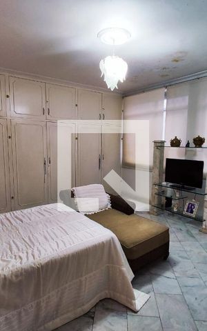 Casa de condomínio à venda com 300m², 4 quartos e 3 vagas Casa de condomínio à venda com 300m², 4 quartos e 3 vagasQuarto 3