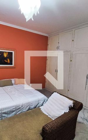 Casa de condomínio à venda com 300m², 4 quartos e 3 vagas Casa de condomínio à venda com 300m², 4 quartos e 3 vagasQuarto 3 - Armários
