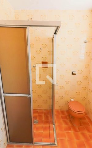 Casa à venda com 260m², 5 quartos e 2 vagasEdicula - Banheiro