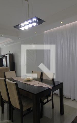 Casa à venda com 178m², 3 quartos e 4 vagasSala