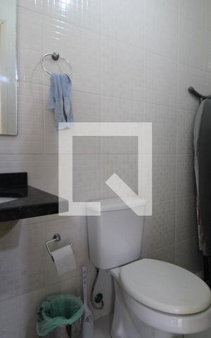 Casa à venda com 178m², 3 quartos e 4 vagasBanheiro de serviço