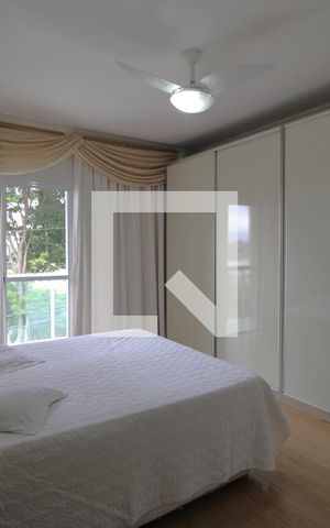 Casa à venda com 178m², 3 quartos e 4 vagasSuíte