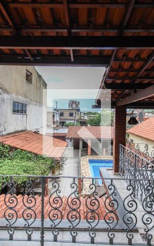 Casa para alugar com 256m², 3 quartos e 3 vagas Casa para alugar com 256m², 3 quartos e 3 vagasVista do Quarto 2