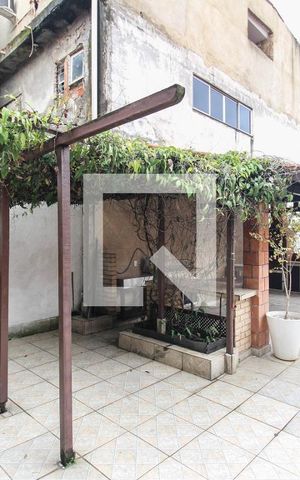 Casa para alugar com 256m², 3 quartos e 3 vagas Casa para alugar com 256m², 3 quartos e 3 vagasQuintal
