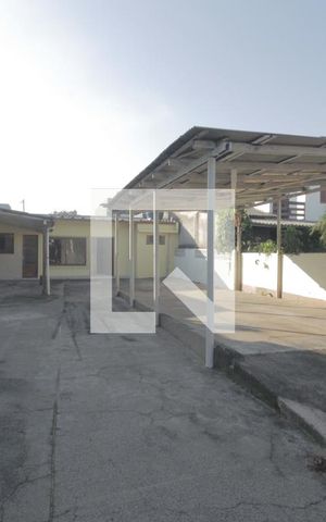 Casa à venda com 300m², 3 quartos e 6 vagasFachada