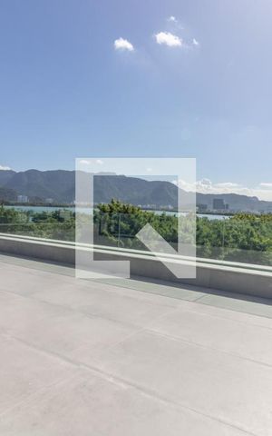 Casa de condomínio à venda com 1200m², 4 quartos e 3 vagas Casa de condomínio à venda com 1200m², 4 quartos e 3 vagasTerraço