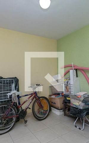 Casa à venda com 240m², 3 quartos e 2 vagas Casa à venda com 240m², 3 quartos e 2 vagasQuarto de Serviço